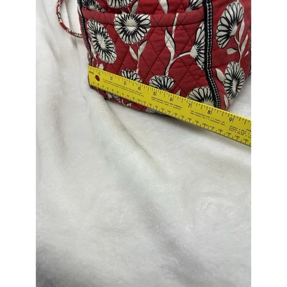 Vera Bradly Red White Black Duffle Traveler Deco Daisy Large Bag Shoulder Staps - Picture 10 of 12